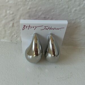 FLASH SALE 🔥 Drop Earrings Silver